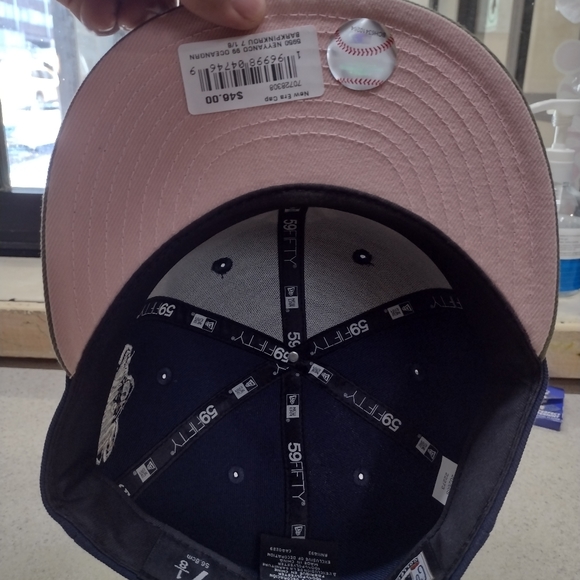 New York Yankees, new era fitted hat - Picture 3 of 3